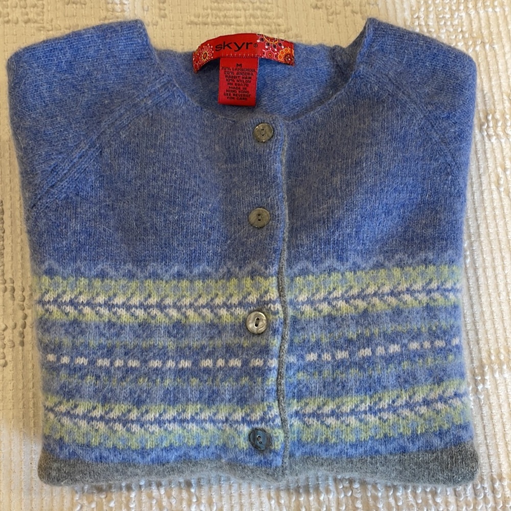 Skyr Scandinavian child’s sweater